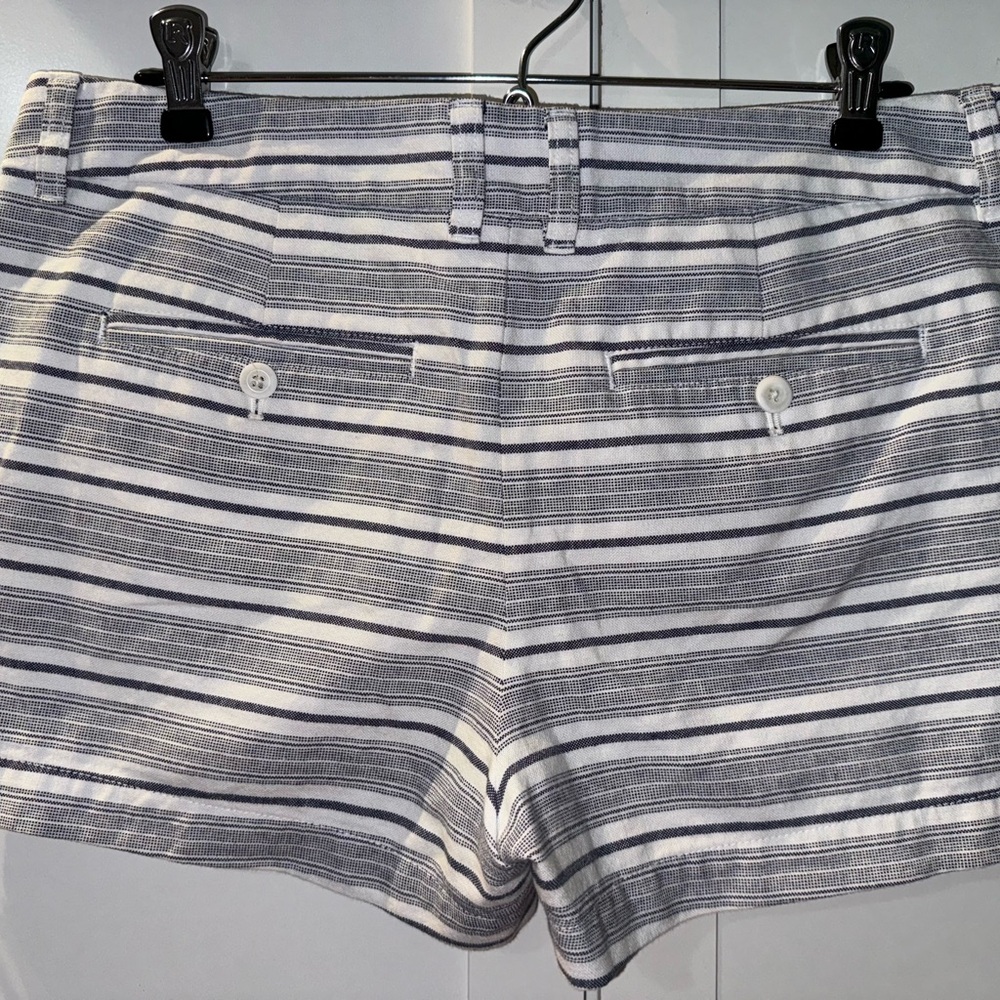 GAP WOMENS SHORTS size 6 Khakis By GAP The 3” Short Striped 100% Cotton EUC!